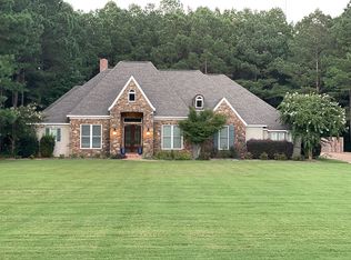 459 Glenwood Dr, Grenada, MS 38901