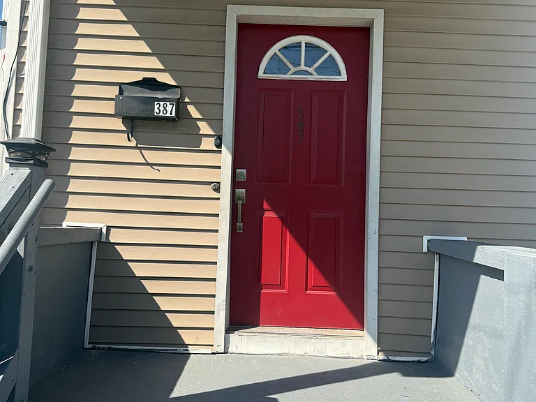 387 Nichols St #387 — Photo 1