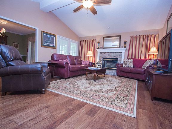 3rd image of 2653 Stonegate Dr