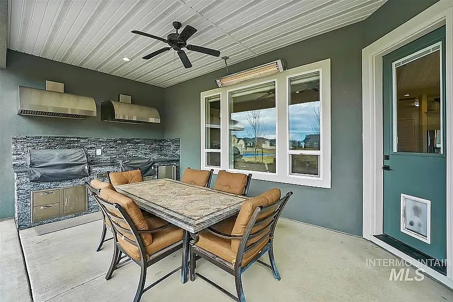 3 bed, 2.5 bath, 2341 sqft, $3,600 — Photo 4