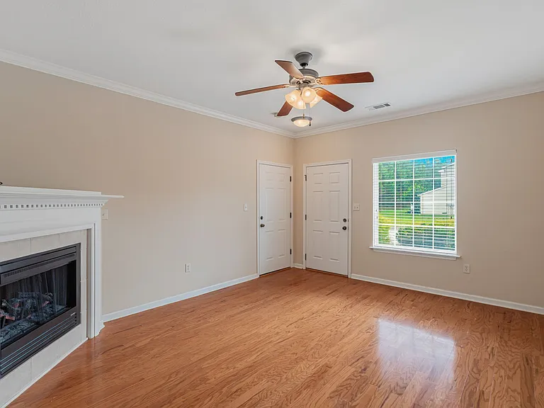 10810 Carpenter Run Ln — Photo 4