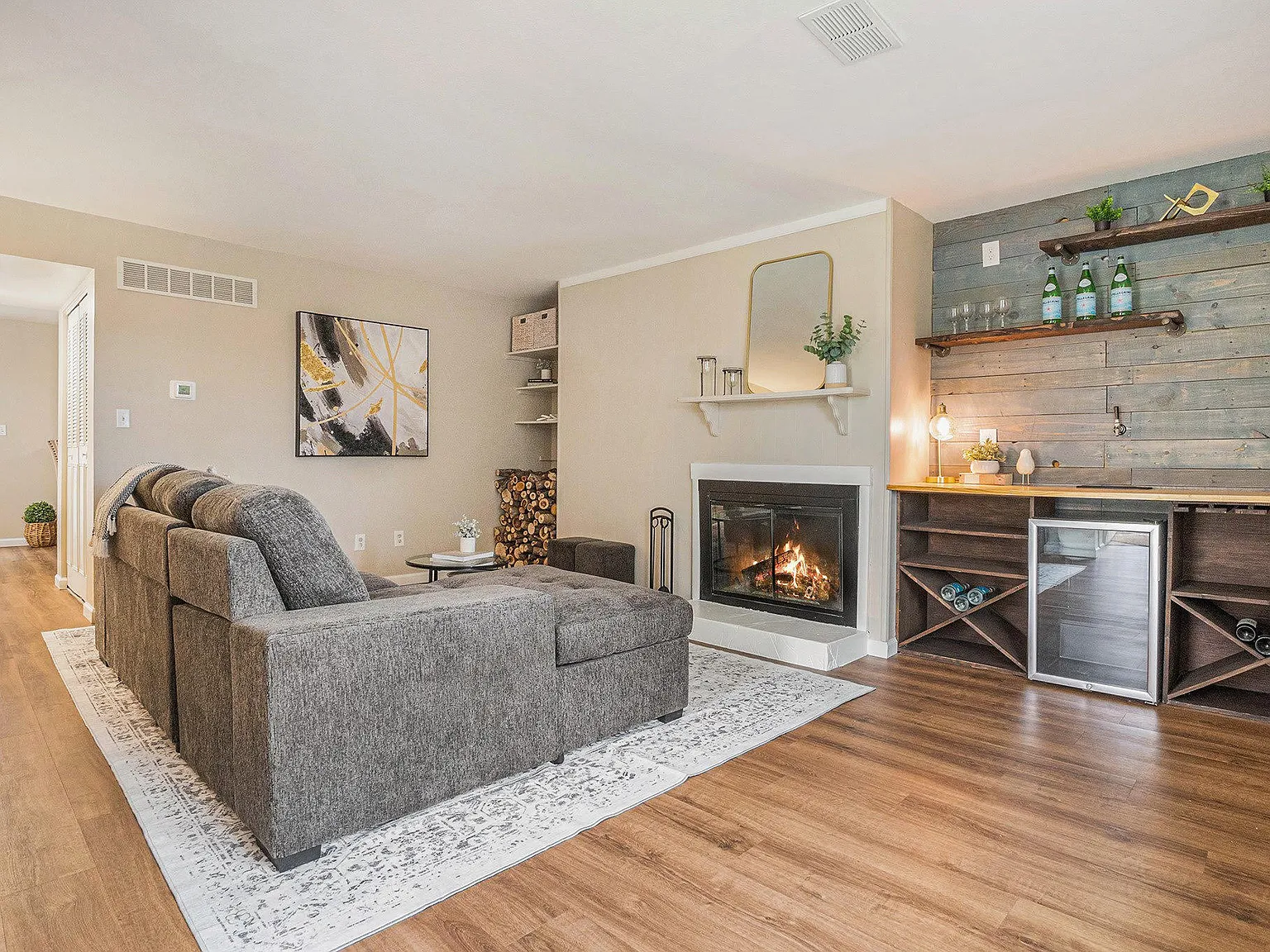 3 bed, 2.5 bath, 1540 sqft, $2,600 — Photo 3