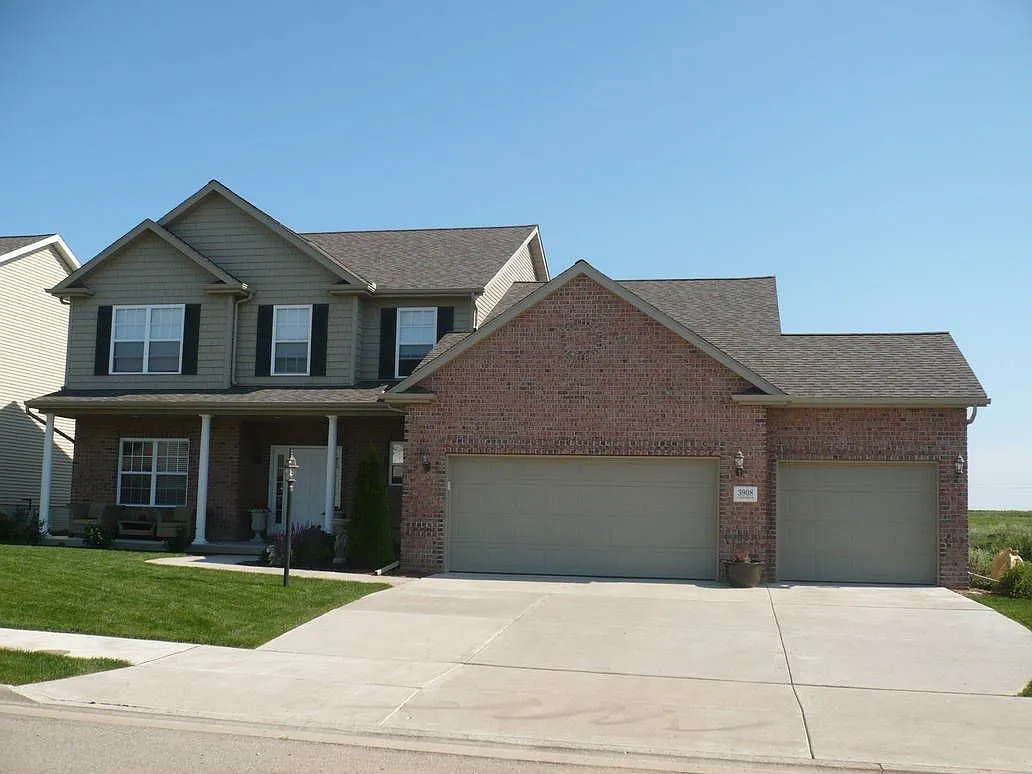3908 W Hearthwood Dr photo 1