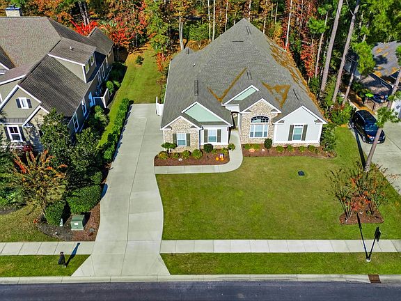 3rd image of 757 McDuffie Dr.
