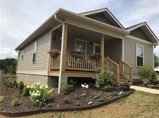 22 Yarrow Meadow Rd, Weaverville, NC 28787