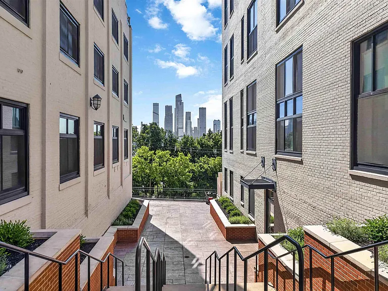 518-530 Gregory Ave #A221 — Photo 17