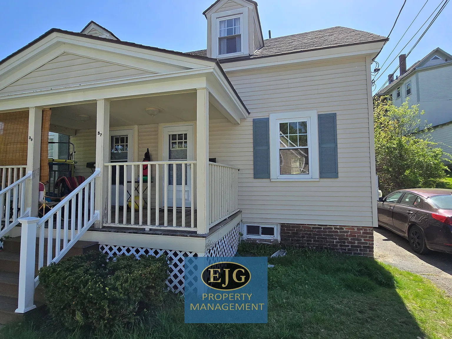 3 bed, $1,800 — Photo 2