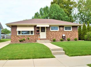 6711 S 18th St, Milwaukee, WI 53221
