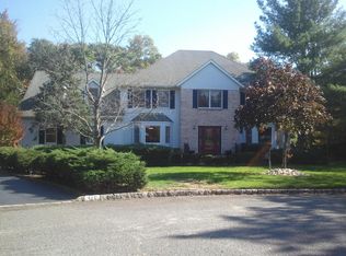 11 Sir Paul Ct, Middletown, NJ 07748