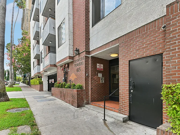Kenmore Towers — Photo 76