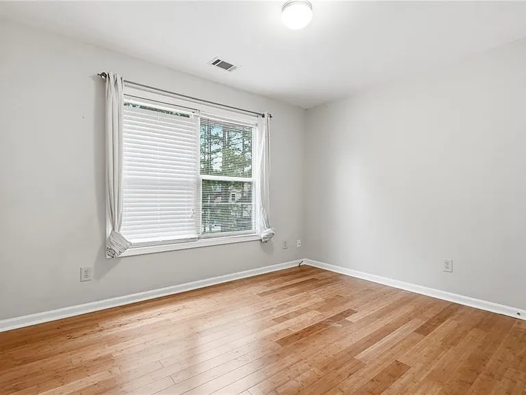 6199 Thorncrest Dr — Photo 19