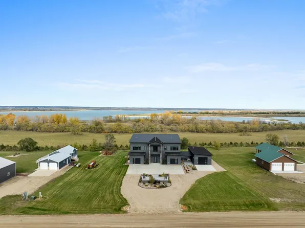 108 Moonlight Dr, Parshall, ND 58770