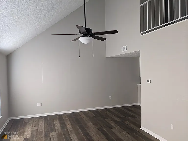 230 Lanier Dr #301 — Photo 4