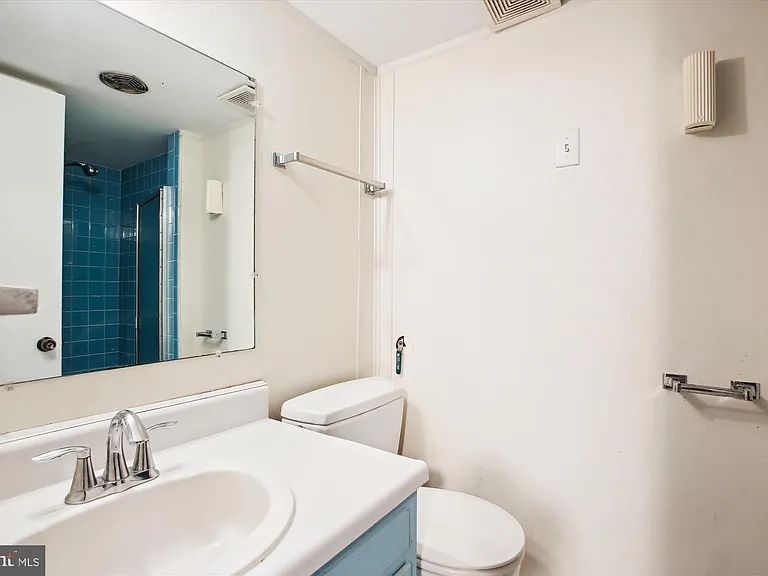 2405 Phillips Dr — Photo 32
