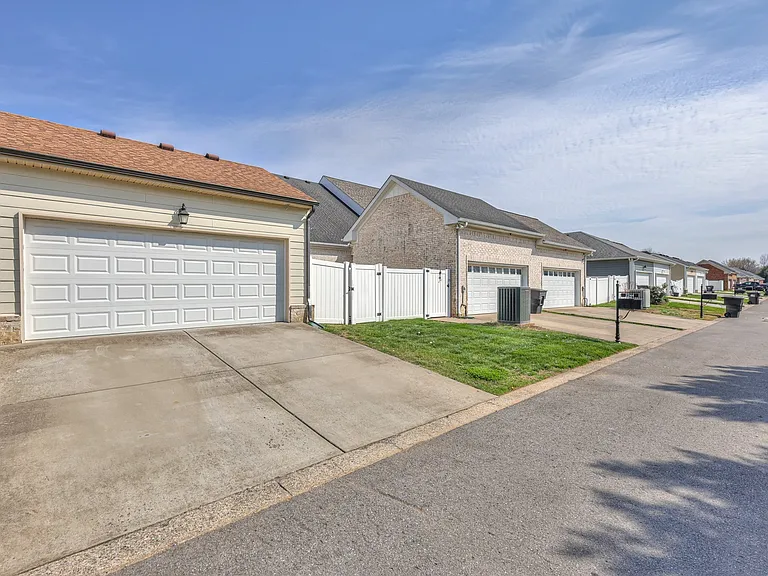 2240 Cason Ln — Photo 39