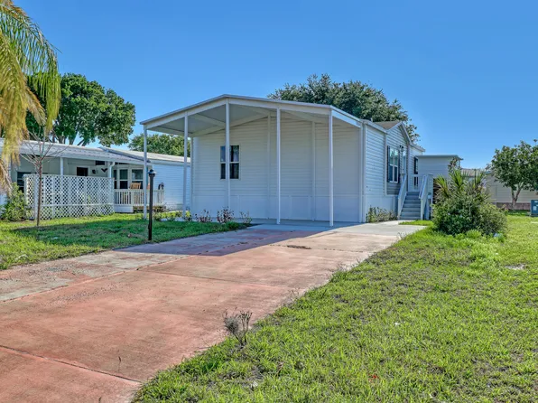 1479 Barefoot Circle, Sebastian, FL 32976