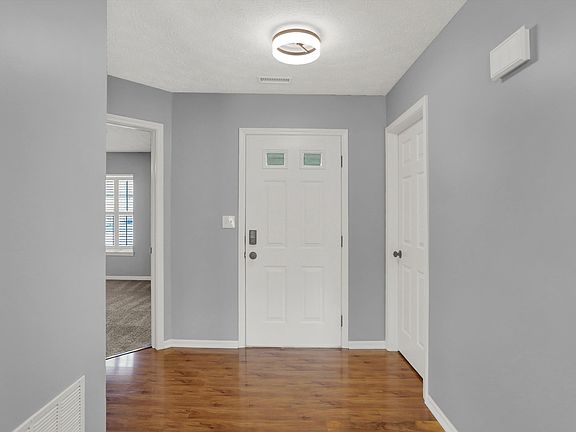 4th image of 3919 Owster Ln