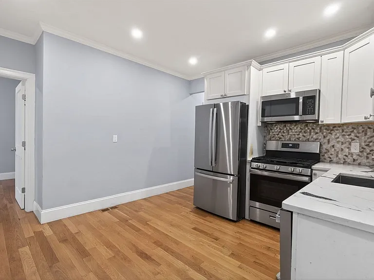 29 East St #2 — Photo 9