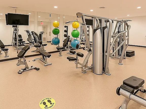 4th image of 24520 Grand Central Pkwy APT 7K