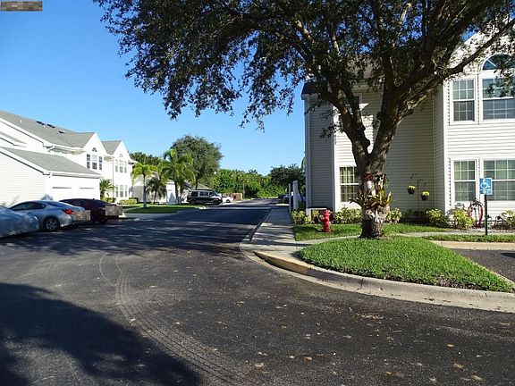 4th image of 1924 Westminster Cir #10