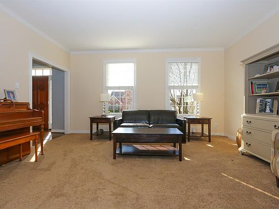 5th image of 6574 Estate Ln