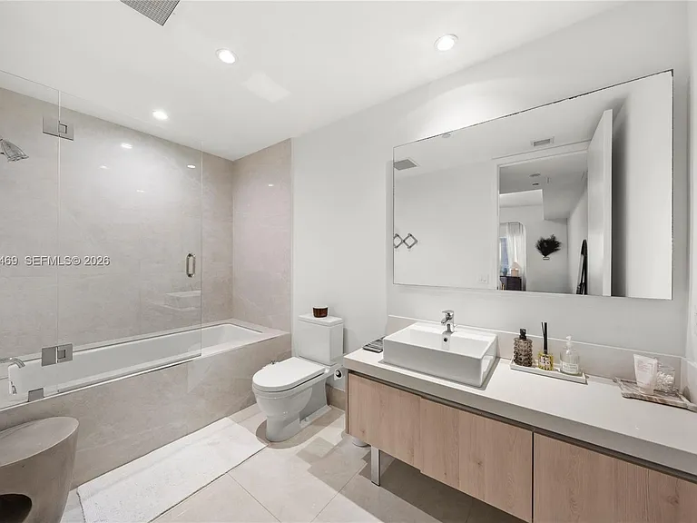 1100 Biscayne Blvd #5004 — Photo 20
