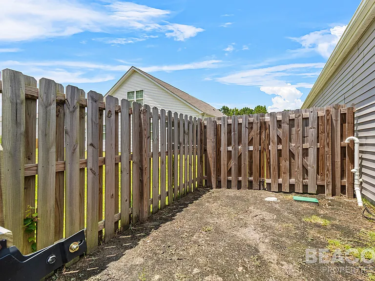 9120 Saint Thomas Ct — Photo 41
