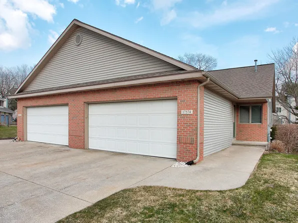 17574 Park Place Cir, Spring Lake, MI 49456