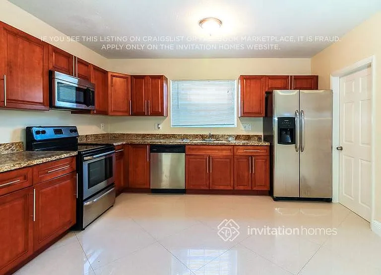 5660 W 9th Ct — Photo 4