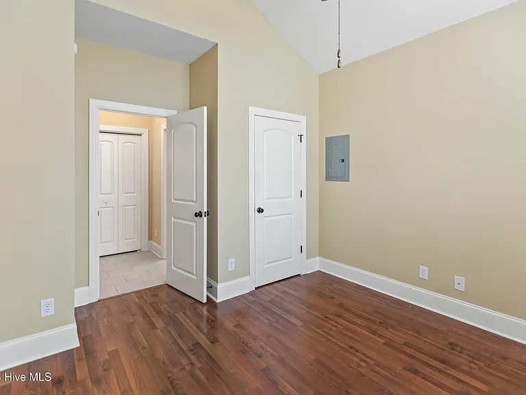 1624 Brook Hollow Dr #B — Photo 21