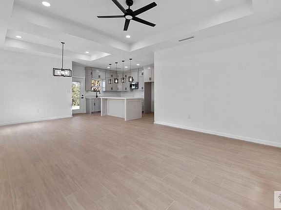 3rd image of 6409 N Dorcas Cir