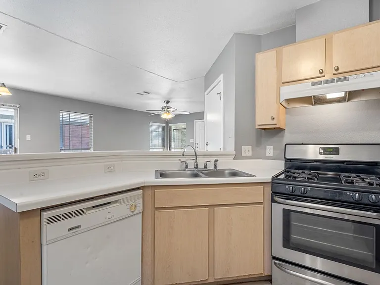 7228 Aldea Dr #B — Photo 2