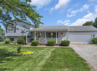 5826 Blacks Rd SW, Pataskala, OH 43062