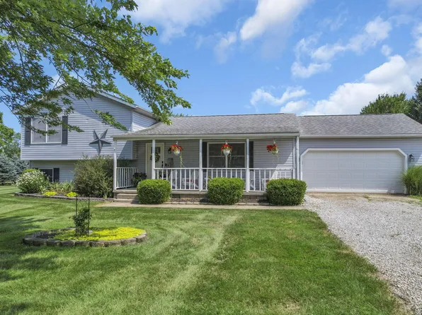 5826 Blacks Rd SW, Pataskala, OH 43062