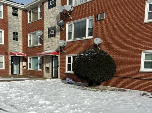 6952 W 65th St APT 2A, Chicago, IL 60638
