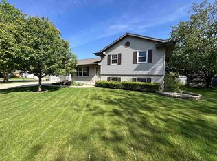 816 Sue Ln, Clinton, WI 53525