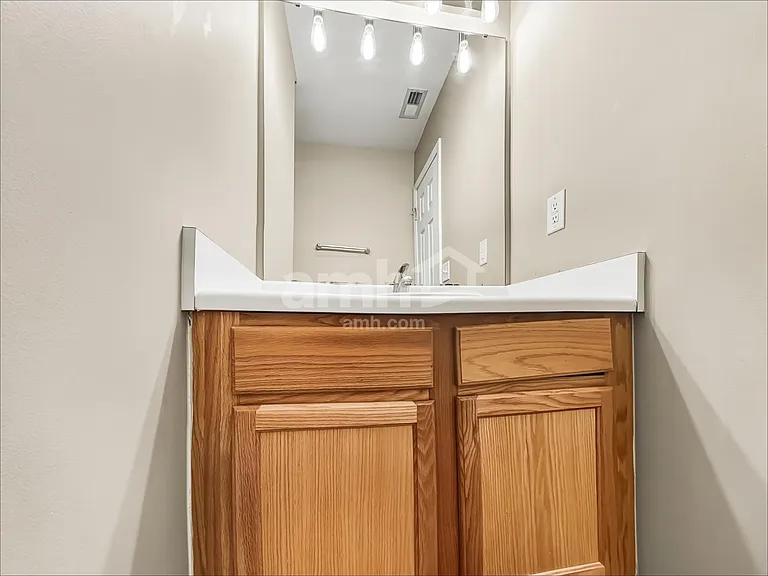 205 N Fuquay Springs Ave — Photo 8