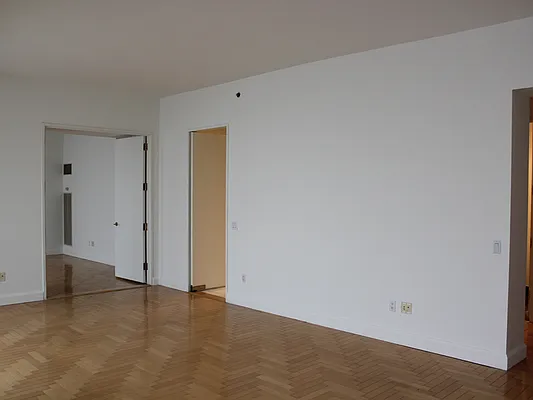 Rented by Sotheby's International Realty | media 11