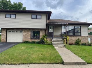 170 1st St, Old Forge, PA 18518