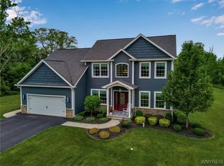 418 Two Rod Rd, East Aurora, NY 14102