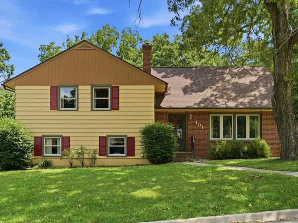 101 Havens Dr NW, Elkader, IA 52043
