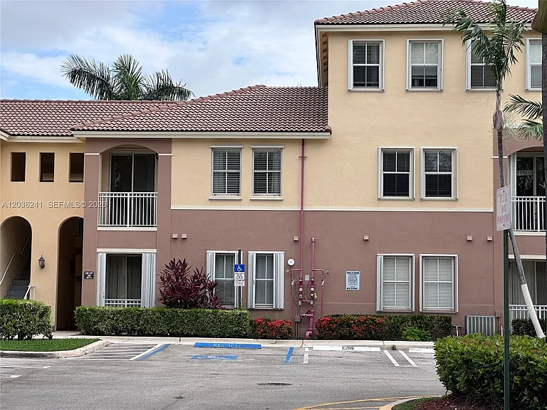 10132 NW 7th St #208 — Photo 2