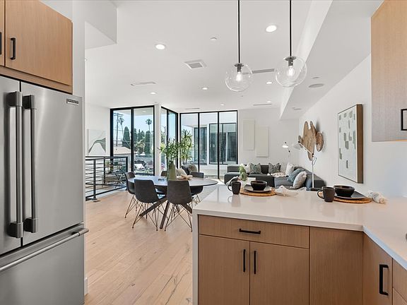 4th image of 11337 Miranda St #7JNZVT