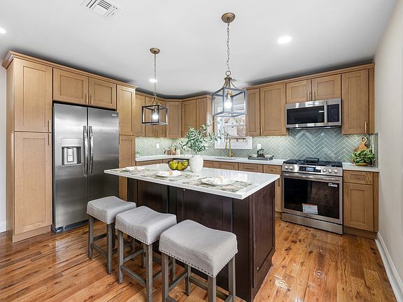4th image of 41 Meeker Ave #1