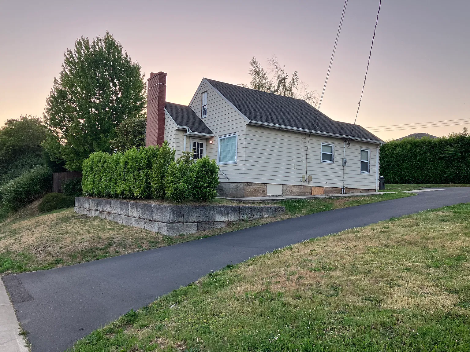 3 bed, 1280 sqft, $2,400 — Photo 3