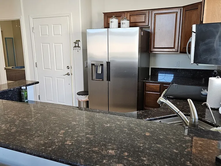 420 Acoma Blvd S #11 — Photo 9