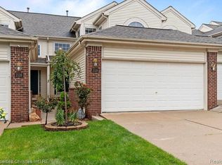 2526 Boulder Ln, Auburn Hills, MI 48326