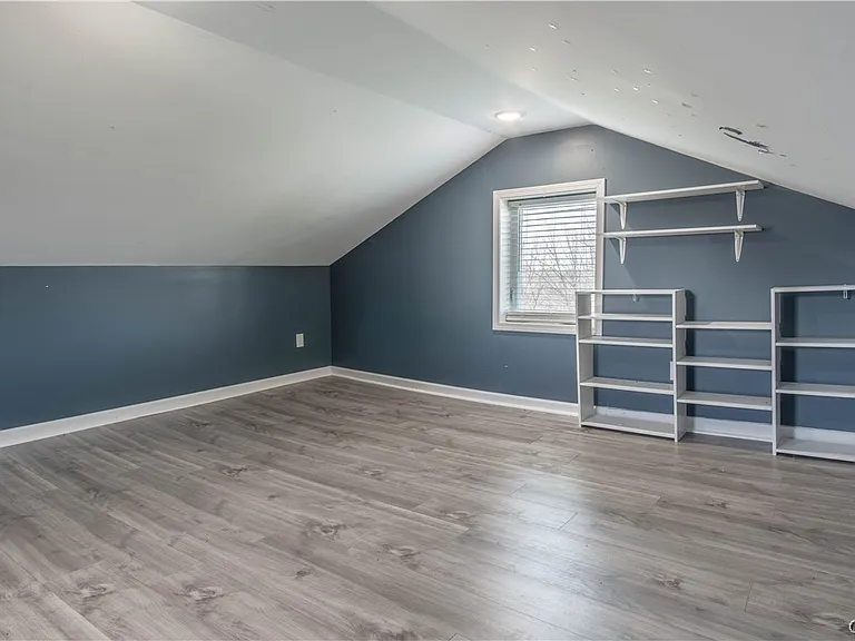14530 Dodge Ave — Photo 48