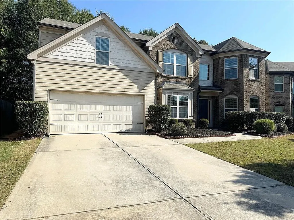 5 bed, 3.0 bath, 2587 sqft, $2,800 — Photo 2