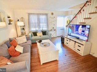 389 Fairway Ter, Philadelphia, PA 19128